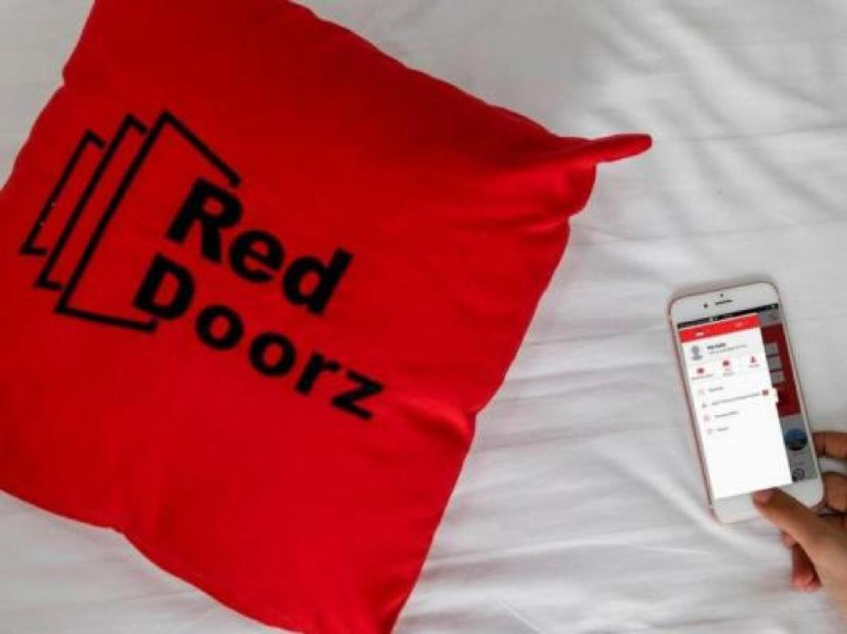 Hotel Reddoorz Plus Near Jalan Baru Bogor Exterior foto